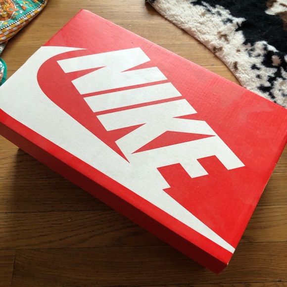 Brand New Nike’s with box and tags! - Picture 4 of 4